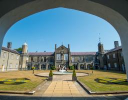 University of Wales Trinity Saint David, Университет Уэльса Тринити Сент-Дэвид
