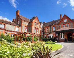 St. George's Ascot Summer School, Летняя школа St. George's Ascot