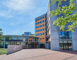 Yamanashi Gakuin University – College of Liberal Arts, Колледж гуманитарных наук Университета Яманаси Гакуин