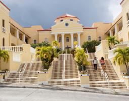 American University of the Caribbean School of Medicine, Американский университет Карибской школы медицины