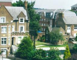 Bales College London, Бейлз Колледж Лондон