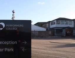 Performers College Essex, Колледж исполнителей в Эссексе