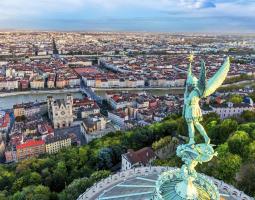 ESCE School of Business Lyon, ESCE Высшая школа бизнеса в Лионе