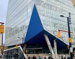 Toronto Metropolitan University, Toronto (Residential и Homestay), Столичный университет Торонто