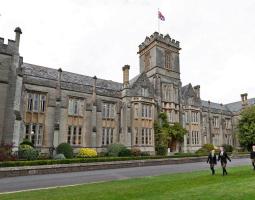 Летняя школа Queen's College, Taunton Holiday Courses