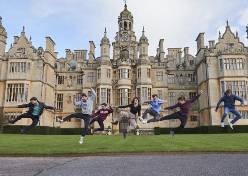 Harlaxton College 0