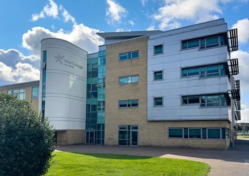 New College Swindon, Новый колледж Суиндона 0