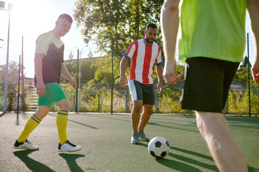 New program: English and football with the team Tottenham in London