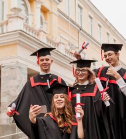 Университеты с самыми известными выпускниками — какие они?