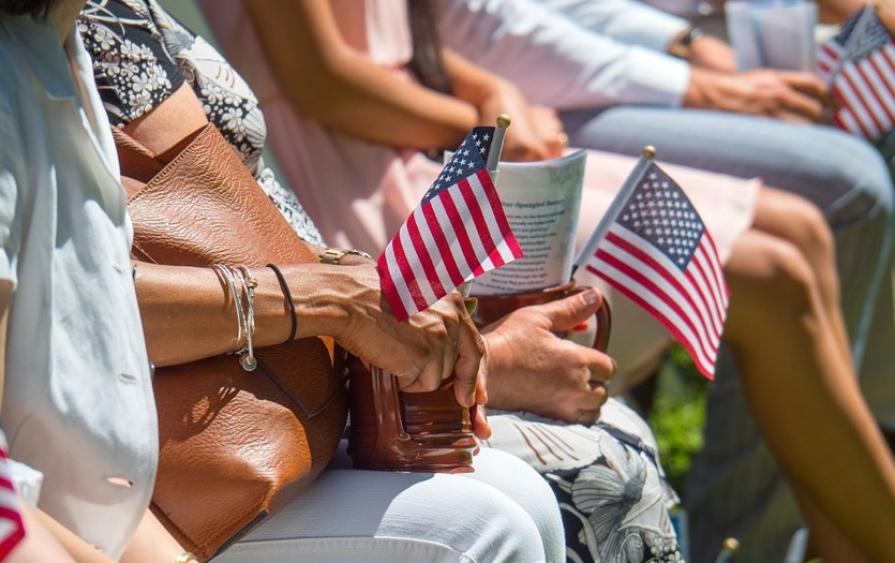 Какие флаги могли стать официальными в США? Неожиданные истории и варианты