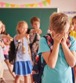 Буллинг в школах: кто виноват и что делать?