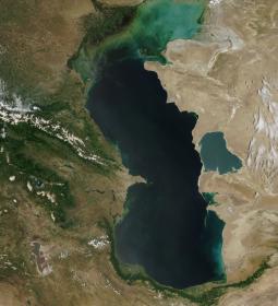 Нефтяные камни в Каспийском море — поселок на островах из затонувших кораблей