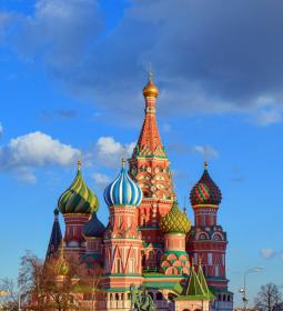 «Умом Россию не понять»: какие русские традиции удивляют американцев?