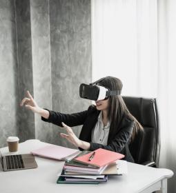 В Японии запустили первую VR-школу