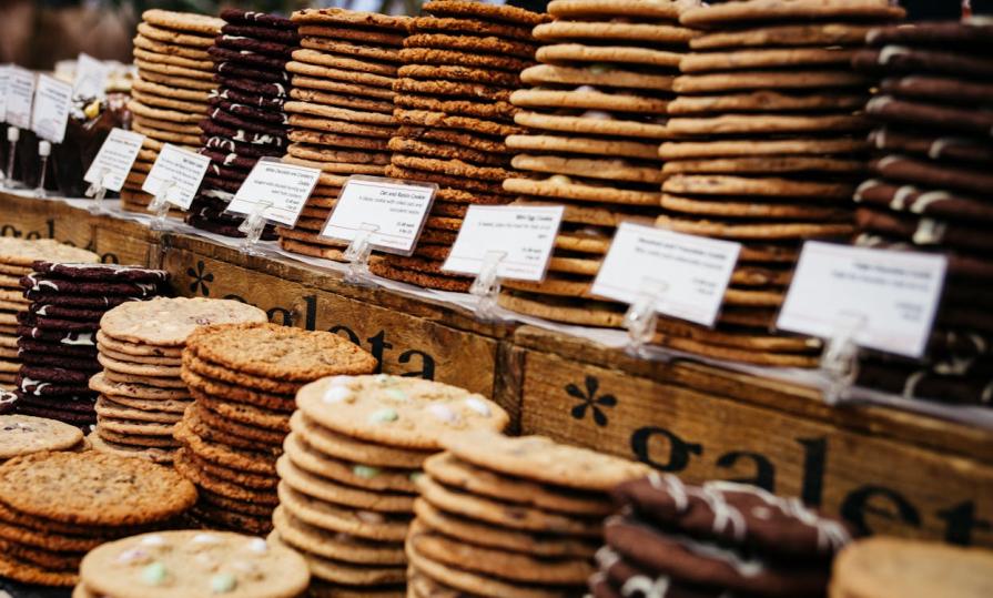Какие продукты можно проносить в самолет, если кормят не очень?