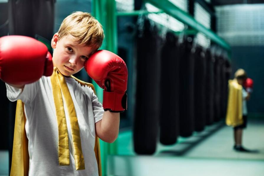 Massages, boat classes, boxing and lessons in bunkers: amazing features of schools from around the world