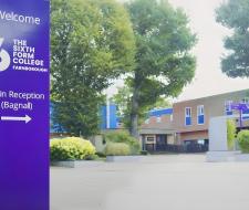Sixth Form College, Farnborough, Колледж для старшеклассников в Фарнборо