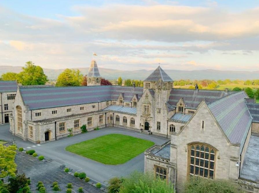 Скидка на обучение в Myddelton College! Спешите подать заявку!