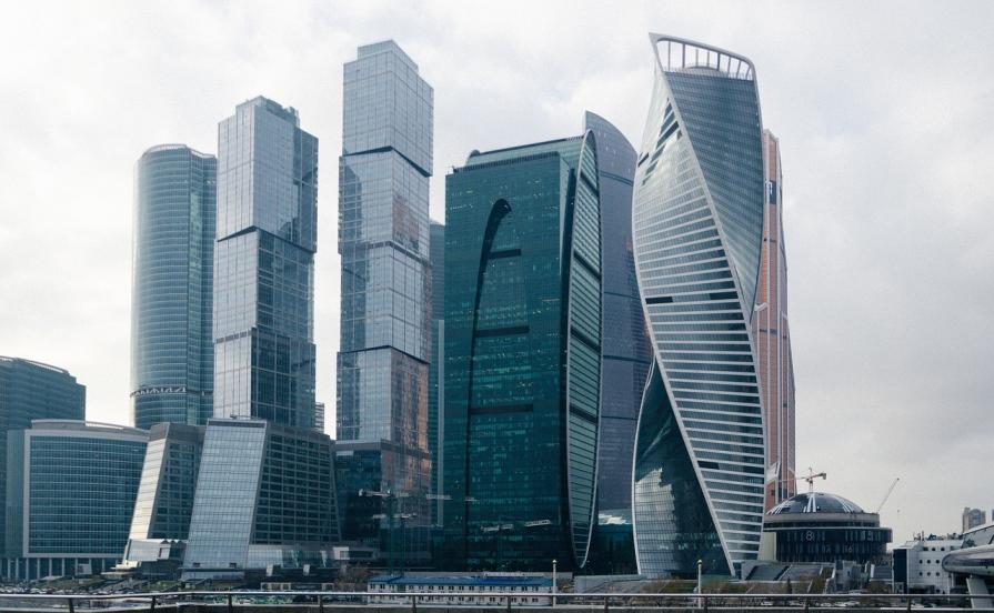 Какие достопримечательности Москвы — фальшивые новострои?