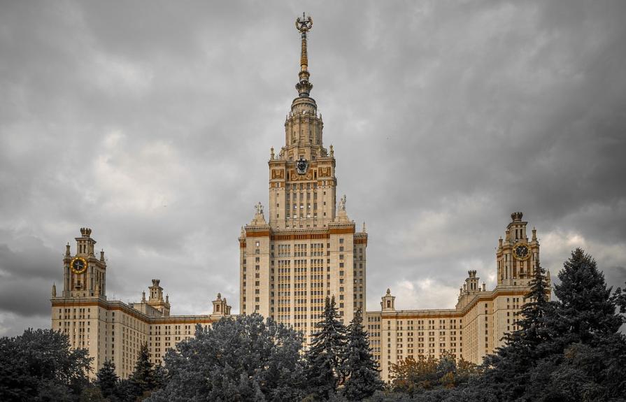 Почему высокий балл ЕГЭ не гарантирует поступление в престижные российские вузы?