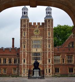 Последние свободные места на летние программы в Eton College!