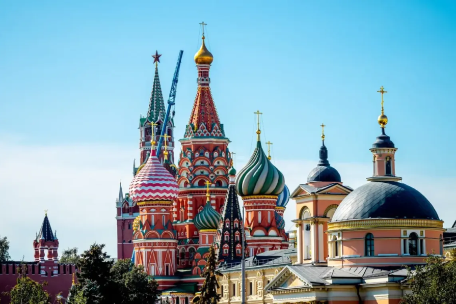 10 мест в России, куда вам точно стоит доехать в этом году!