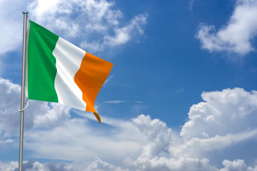 Cons of living in Ireland: difficult immigration to the Emerald Isle