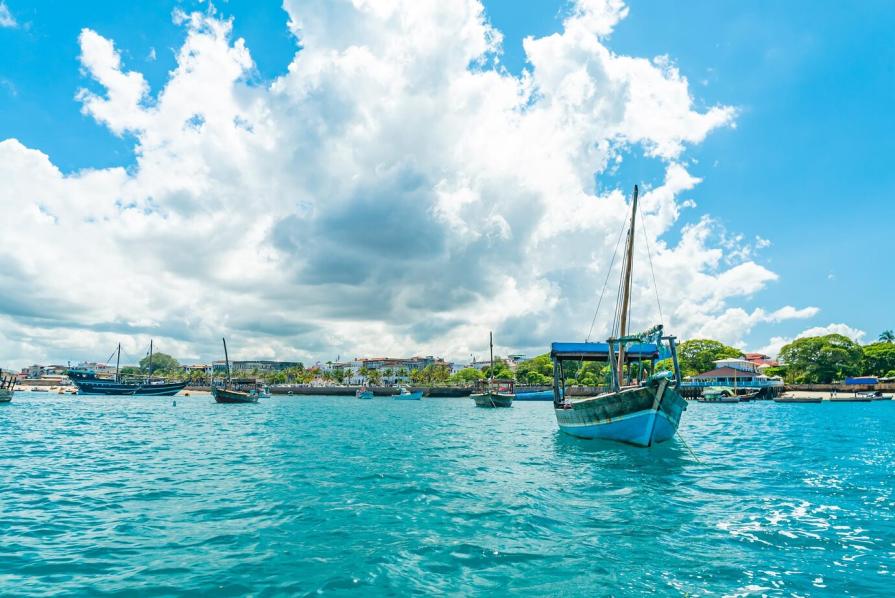 Where is it better to relax - in Phuket or Zanzibar?