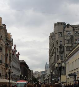Арбат без москвичей. Кто сегодня заменил творческую элиту?