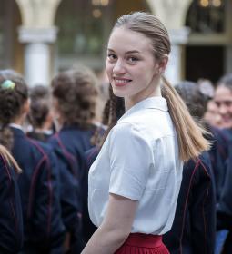 Названы самые популярные среди выпускников вузов Москвы специальности
