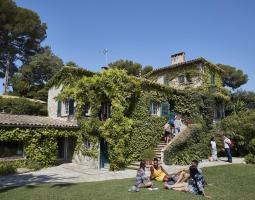 French camp in Juan-les-Pins, Языковой лагерь в Жуан-ле-Пен