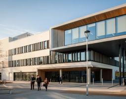 Twin Summer Centre Gloucester, Летний центр Twin в Глостере
