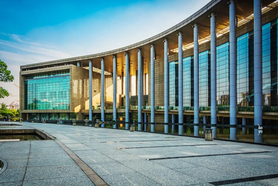 Curtain of the Elite: The Most Famous Schools for Modern Aristocrats