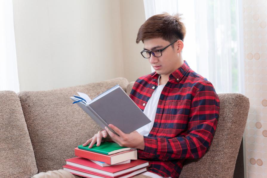 Лучшие университеты 2025 года в Британии: Американские Исследования | Complete University Guide