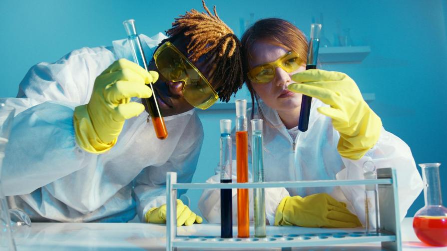 Лучшие университеты 2025 года в Британии: химия | Complete University Guide