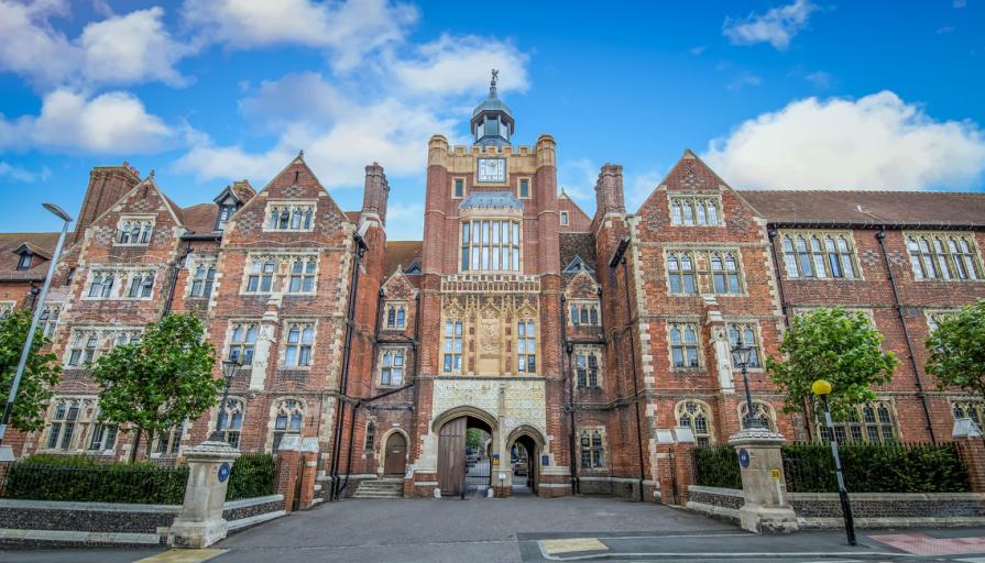 TOP-22 best language camps in Brighton 2026