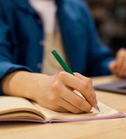 Какой балл IELTS нужен для поступления в Канаду?