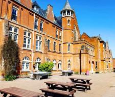 St John's International School Sidmouth, Международная школа Сент-Джон Сидмут