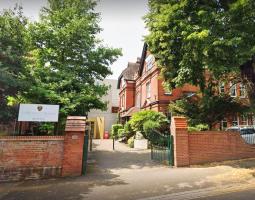 St Benedict's School Ealing, Школа Сент-Бенедикт в Илинге
