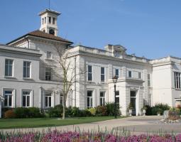 St George's Weybridge, Школа Сент-Джордж Вейбридж