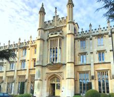 Richmond American University in London, Университет Ричмонд в Лондоне