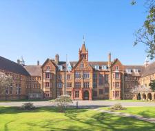 St Margaret’s School Bushey, Школа Сент-Маргарет в Буши