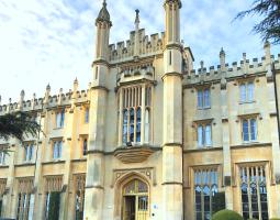 Richmond American University in London, Университет Ричмонд в Лондоне