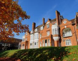 Rikkyo School in England, Британская академия Риккё