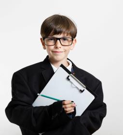 Когда стоит выбирать профессию: что думают родители и как подростки видят своё будущее