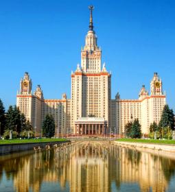 Учиться у себя дома: почему не стоит сокращать прием в вузы Москвы и Петербурга