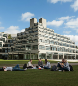 University of East Anglia теперь сотрудничает с International College Lahore