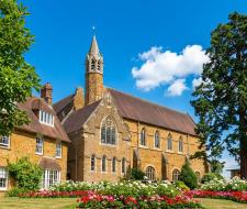 Bell Bloxham Summer School  Языковой Лагерь Белл Блоксхем