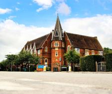 OISE Newbury Hall Языковая школа Newbury Hall