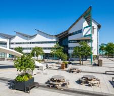 Twin Summer Centre — London Docklands, Летний центр Twin в Лондоне